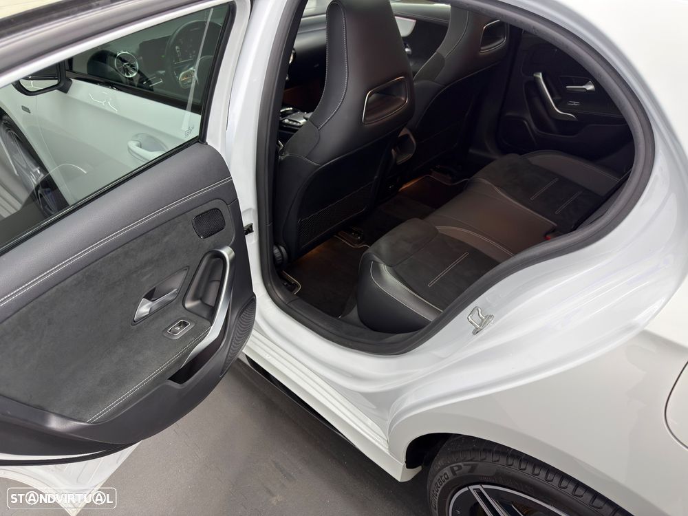 Mercedes-Benz A 250 e 8G-DCT Edition AMG Line - 14