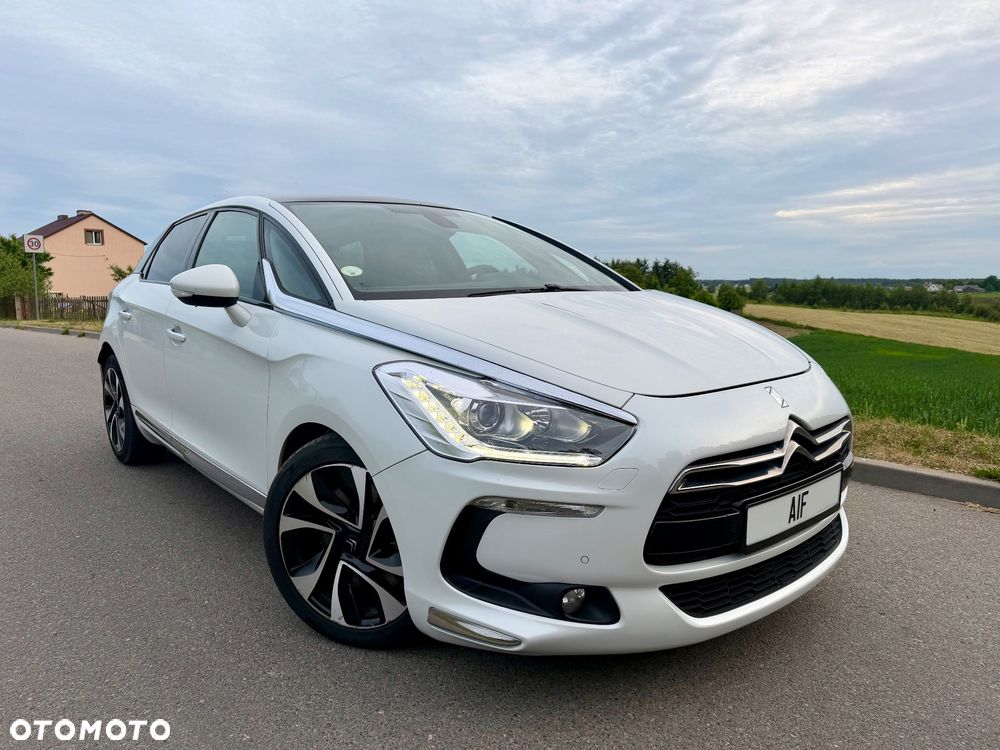 Citroën DS5 HDi 165 SoChic - 1
