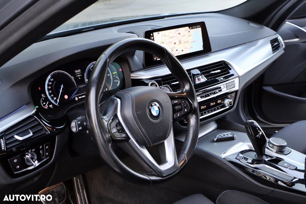 BMW Seria 5 520d xDrive AT - 9