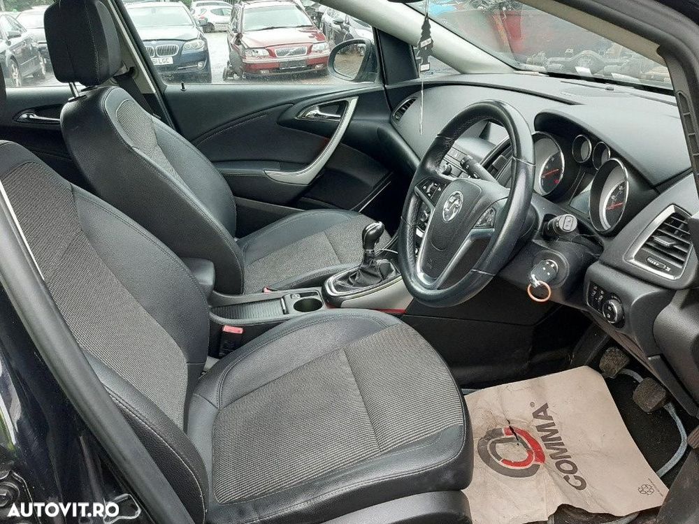 Bloc lumini Opel Astra J 2011 Hatchback 1.4 TI - 1
