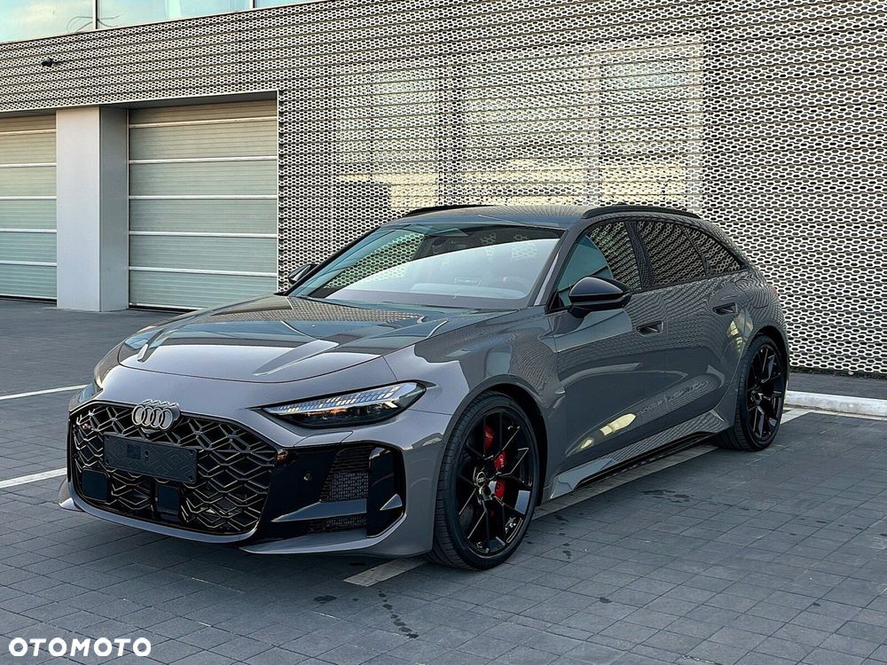 Audi RS5 Avant - 33
