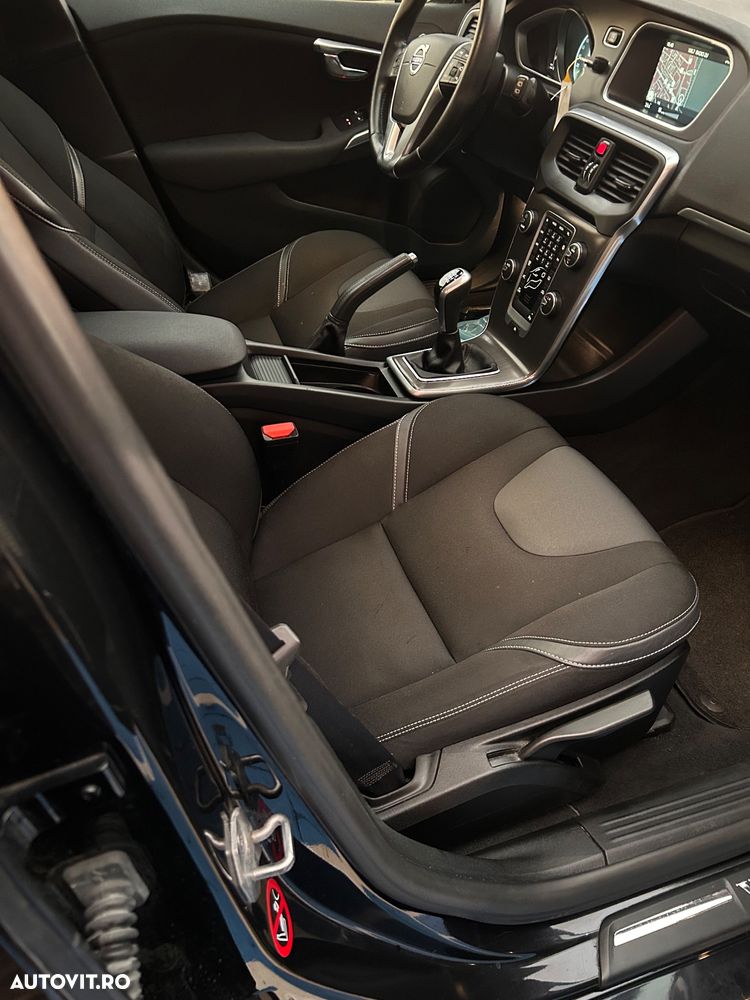 Volvo V40 D2 - 8