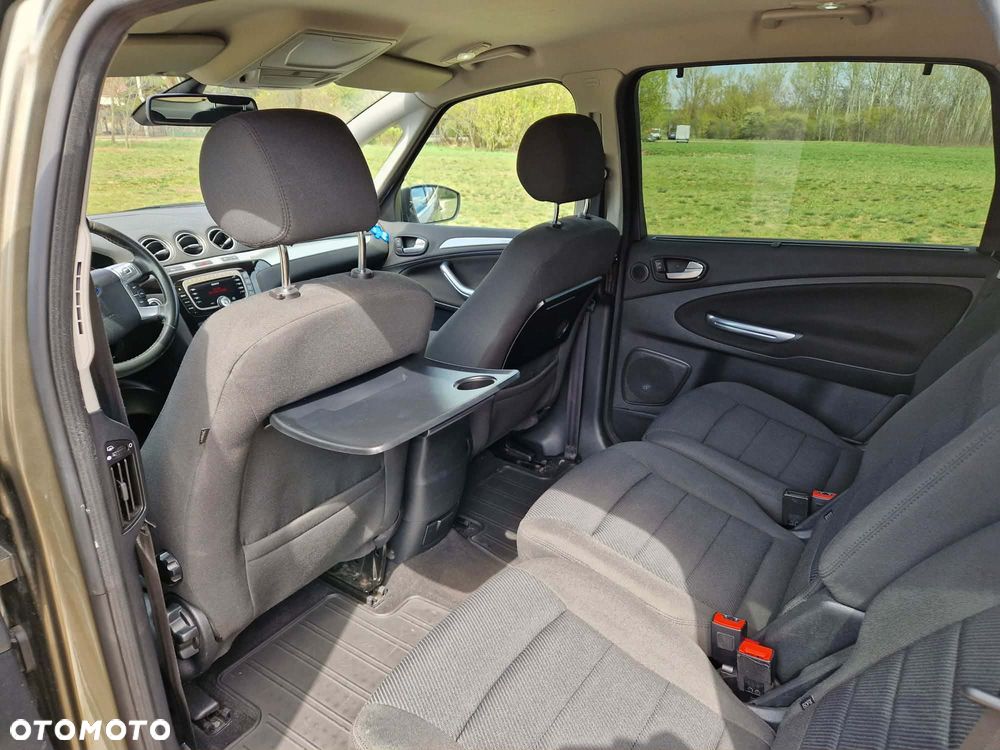 Ford S-Max - 13