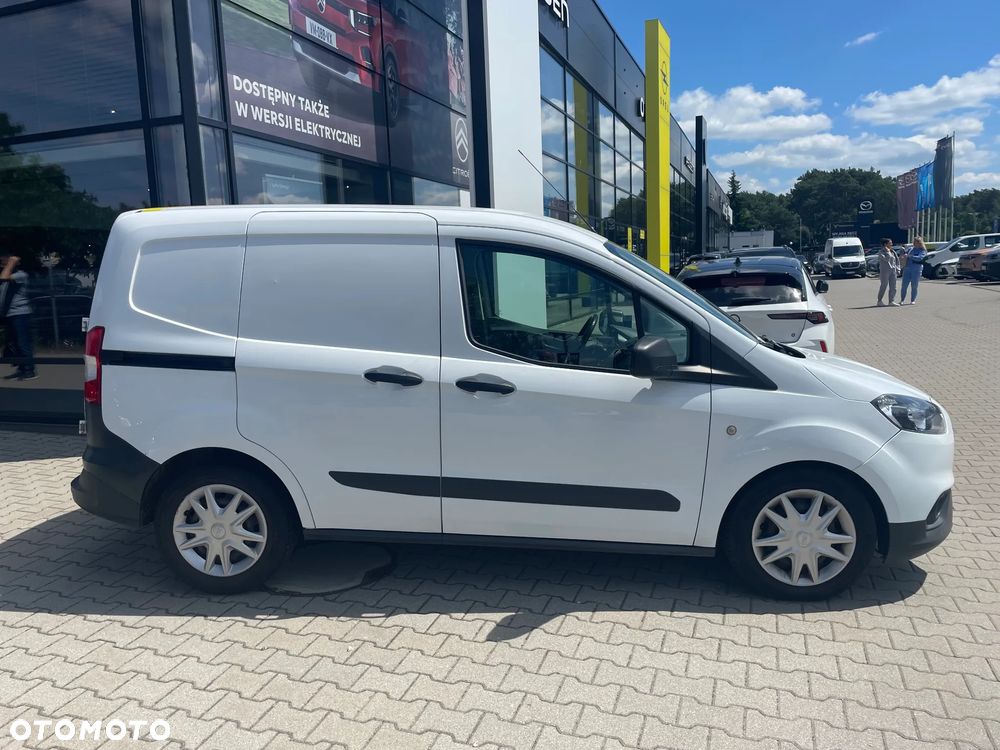 Ford Transit Courier - 2