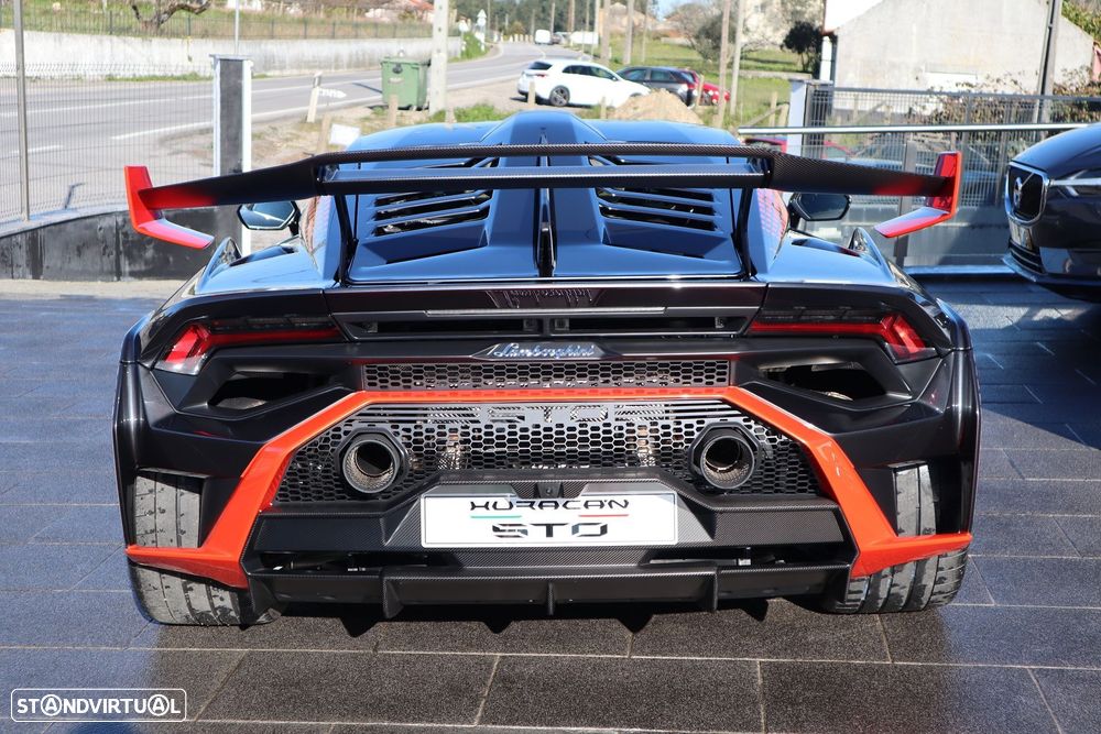 Lamborghini Huracán STO - 13