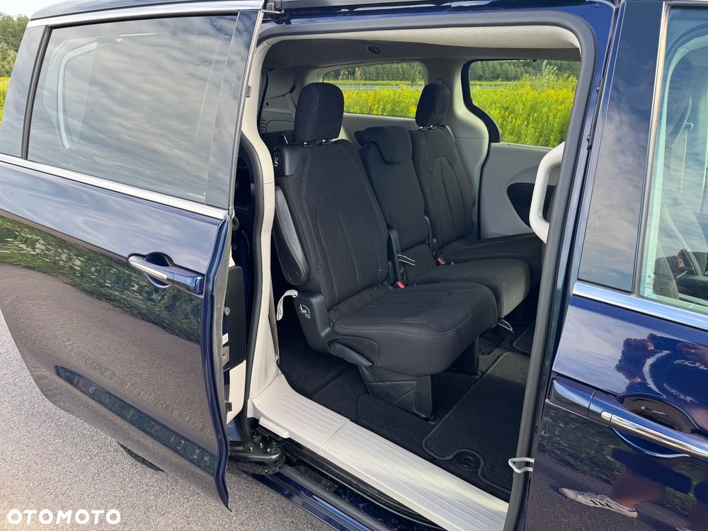 Chrysler Pacifica - 20