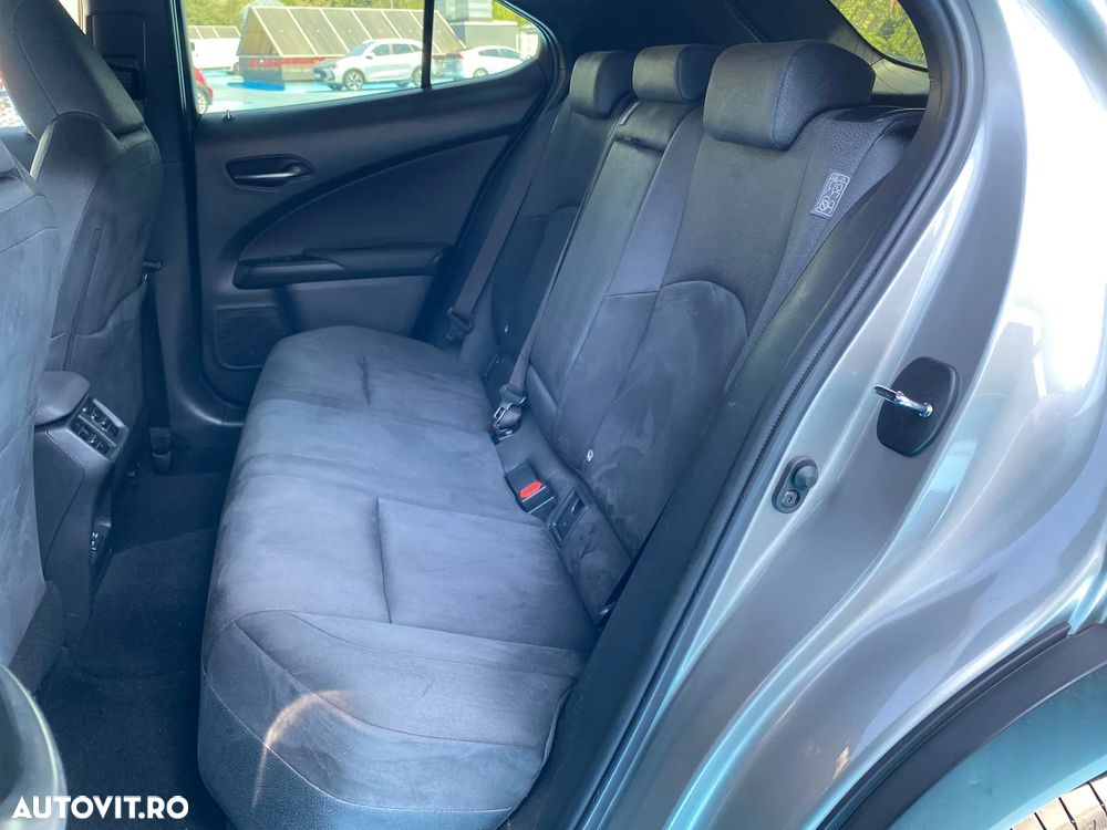 Lexus UX 300e Business - 23