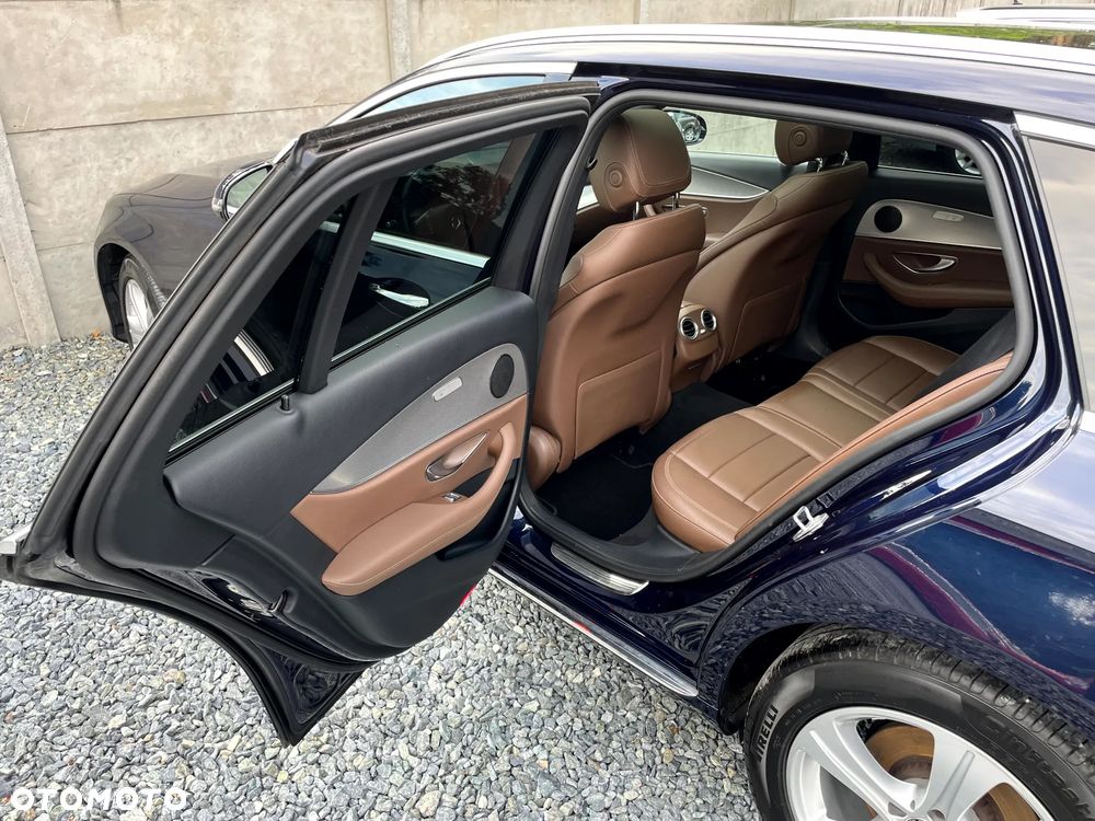 Mercedes-Benz Klasa E 220 d 4Matic 9G-TRONIC Avantgarde - 20