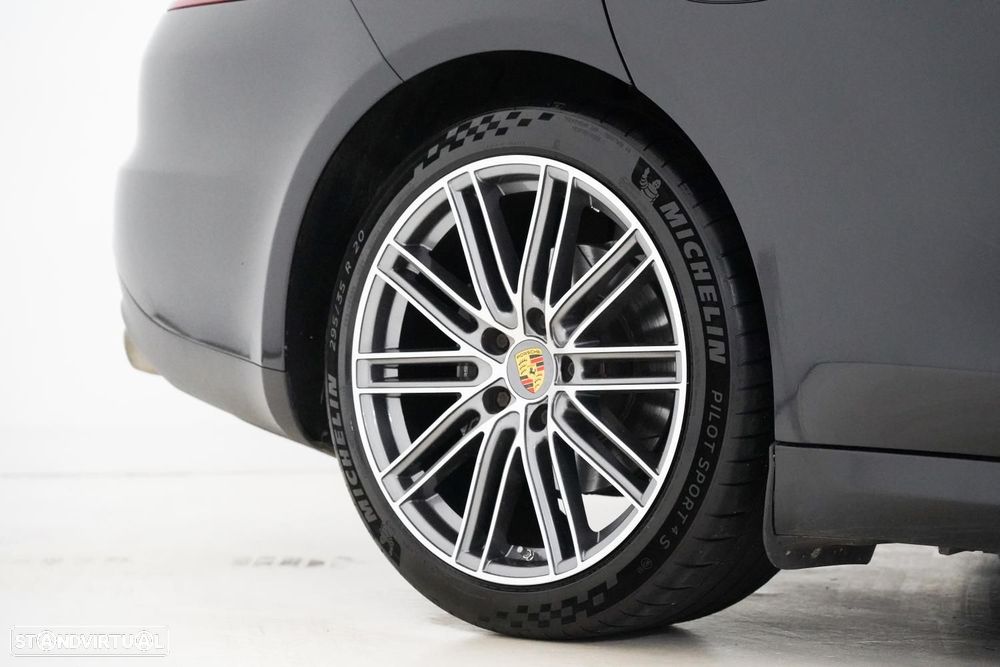Porsche Panamera 4 PDK - 15