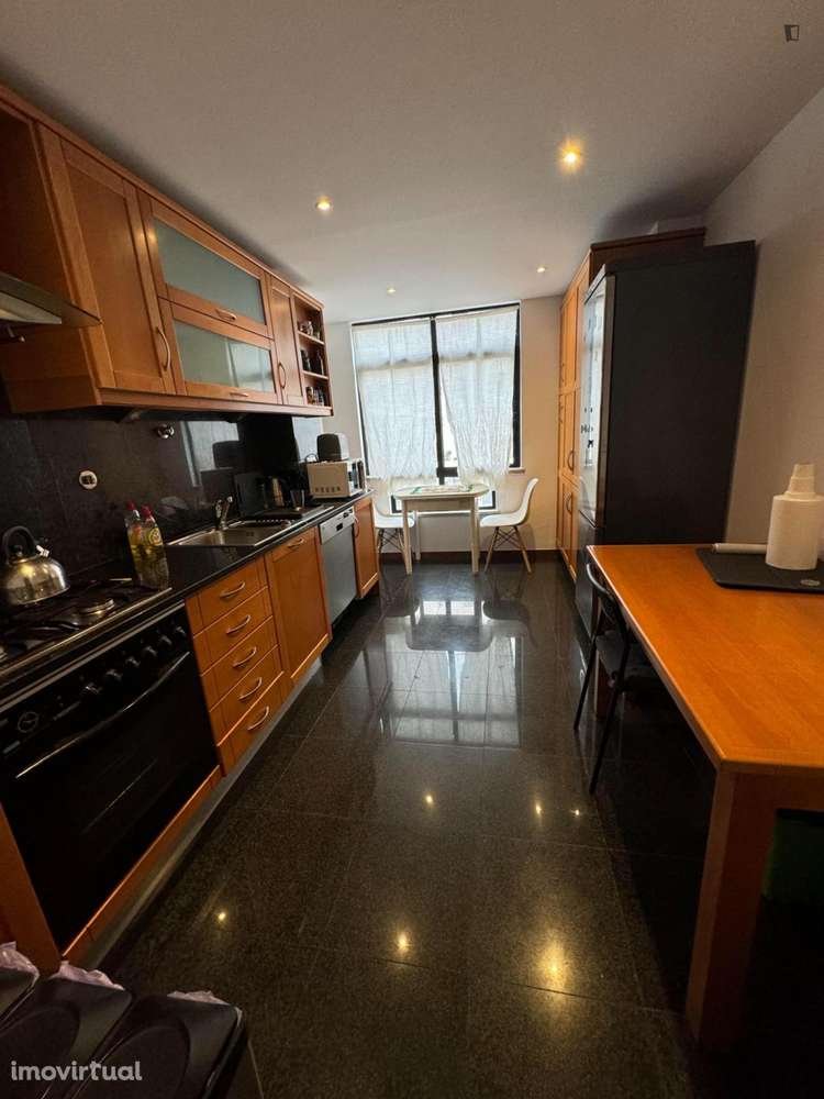 Quarto - localizado em  Coimbra - Grande imagem: 5/7