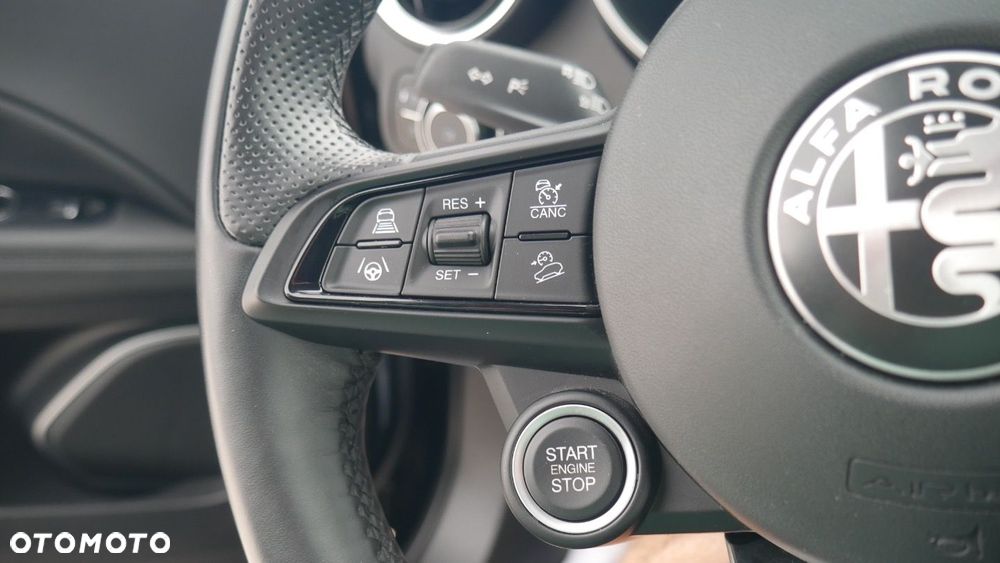Alfa Romeo Stelvio - 11