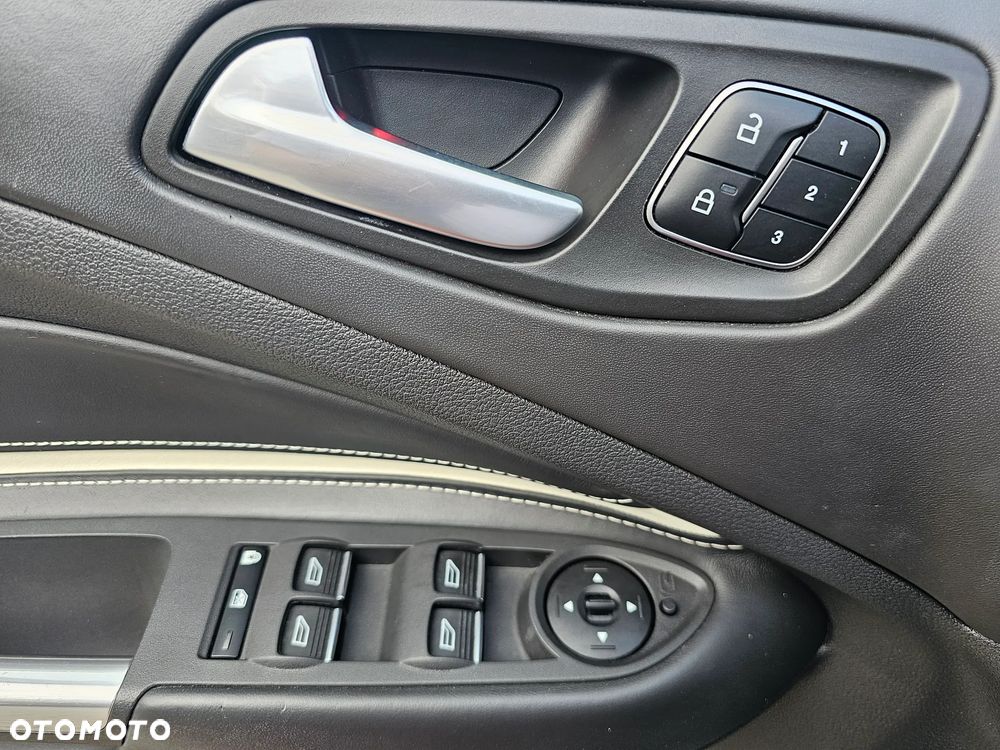 Ford Kuga 2.0 TDCi 4x4 Vignale - 24