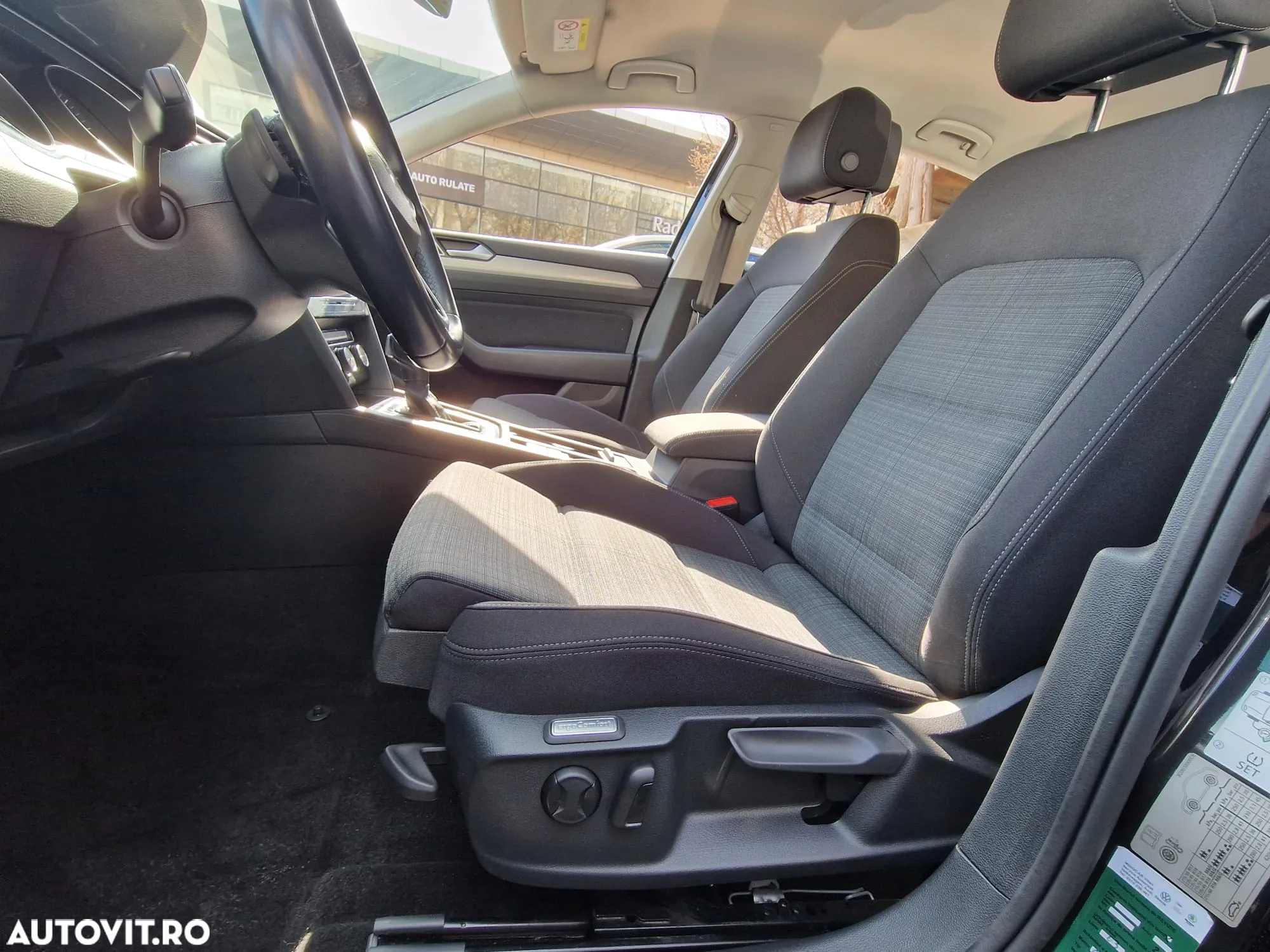 Volkswagen Passat 2.0 TDI DSG Comfortline - 9