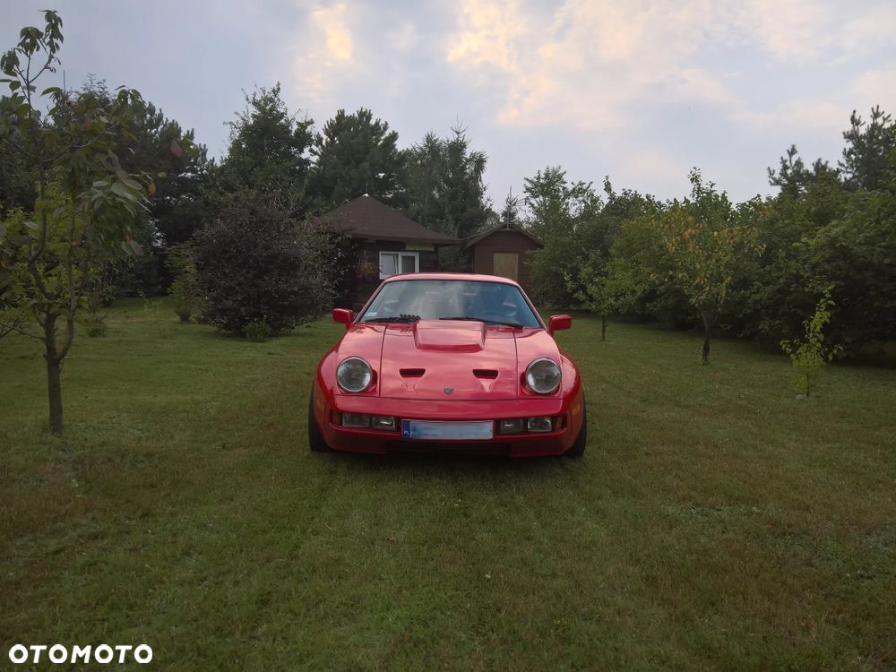 Porsche 928 - 4