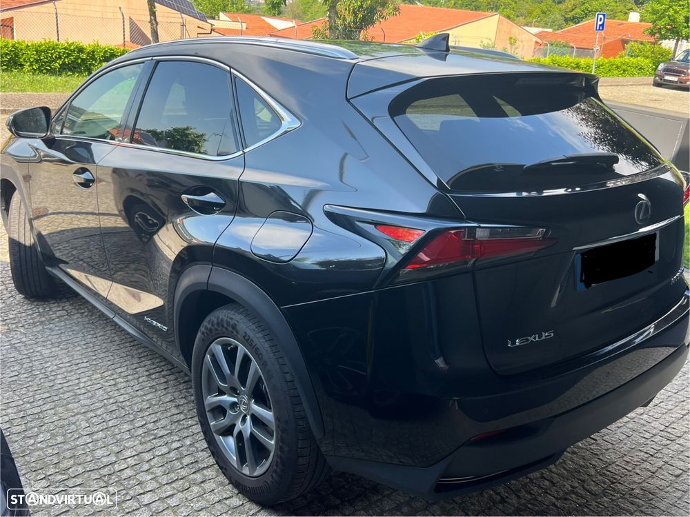 Lexus NX 300h Executive - 4
