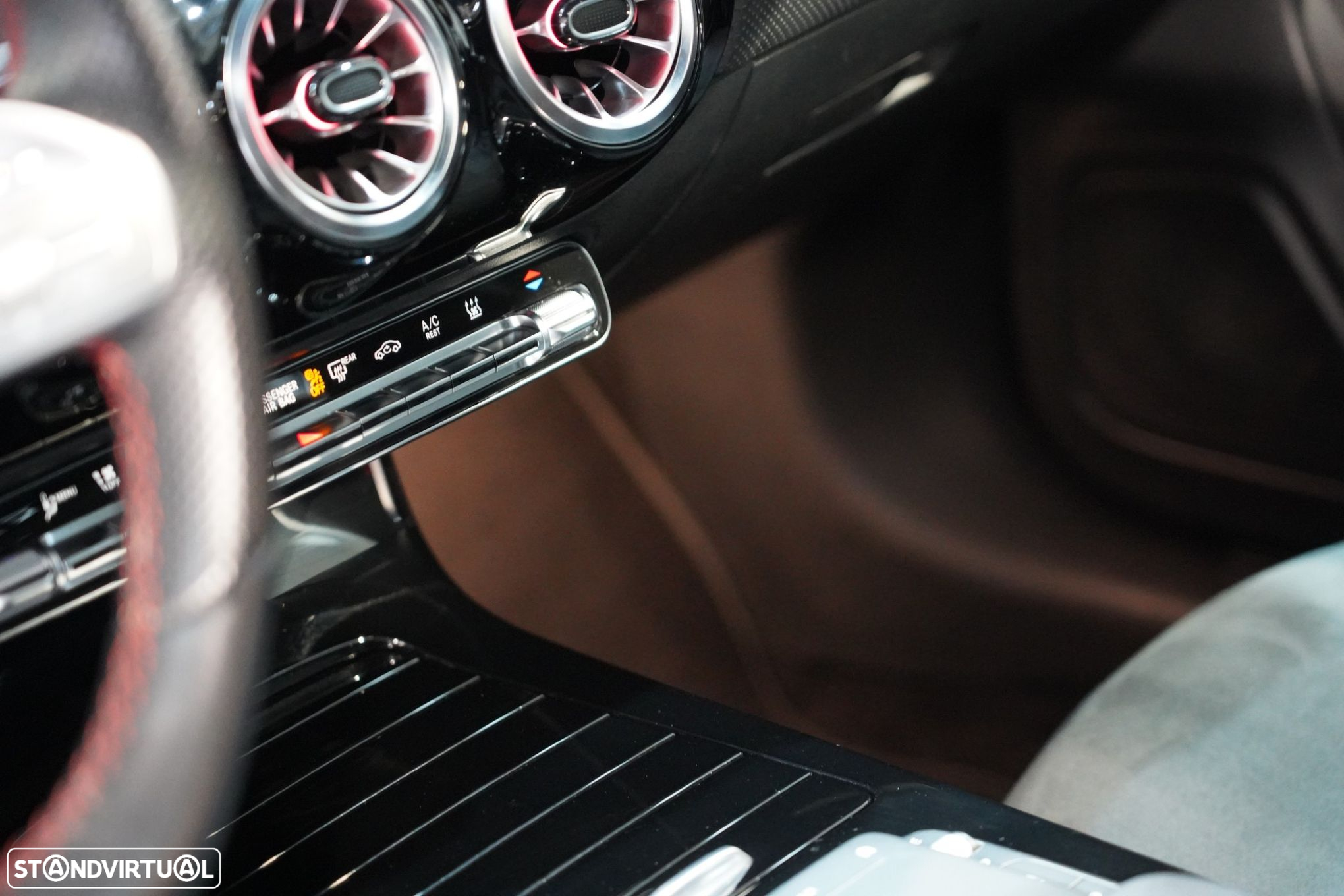 Mercedes-Benz A 250 e AMG Line - 18