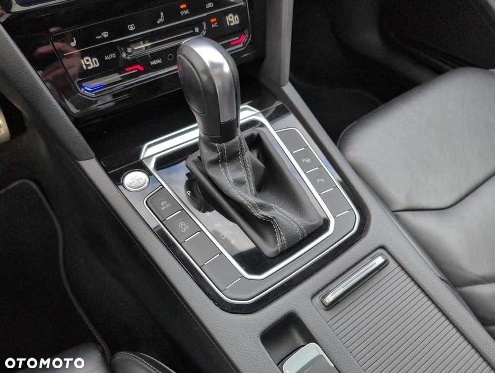 Volkswagen Arteon 2.0 TDI 4Motion R-Line DSG - 34