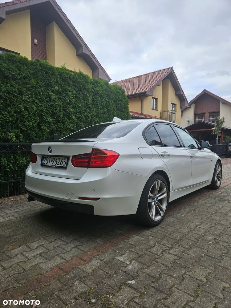 BMW Seria 3 318d Sport Line - 22