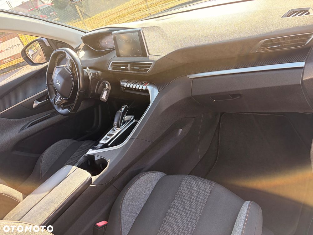 Peugeot 3008 BlueHDi 130 Stop & Start EAT8 Allure - 22