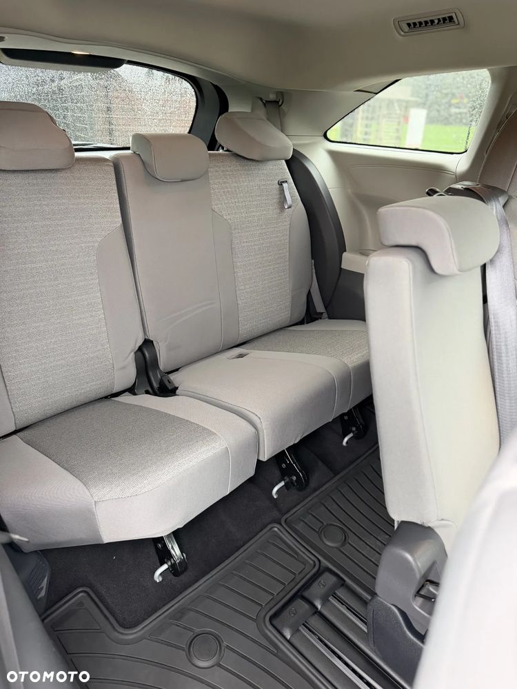 Toyota Sienna - 12