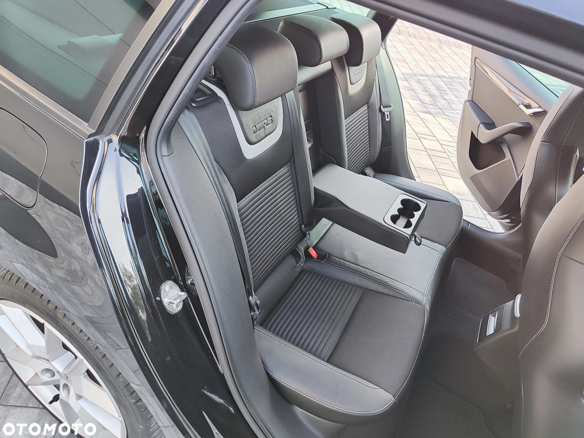 Skoda Octavia Combi 2.0 TDI DSG RS - 22