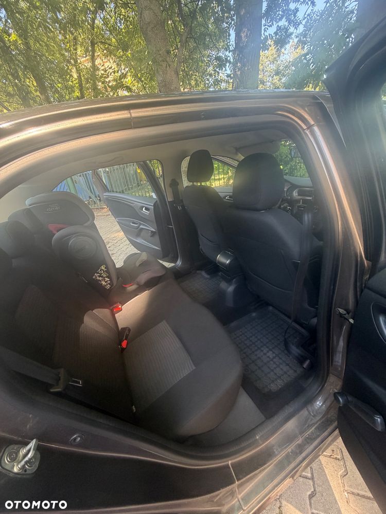 Peugeot 301 1.2 Pure Tech Active - 10