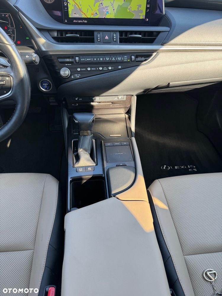 Lexus ES - 15