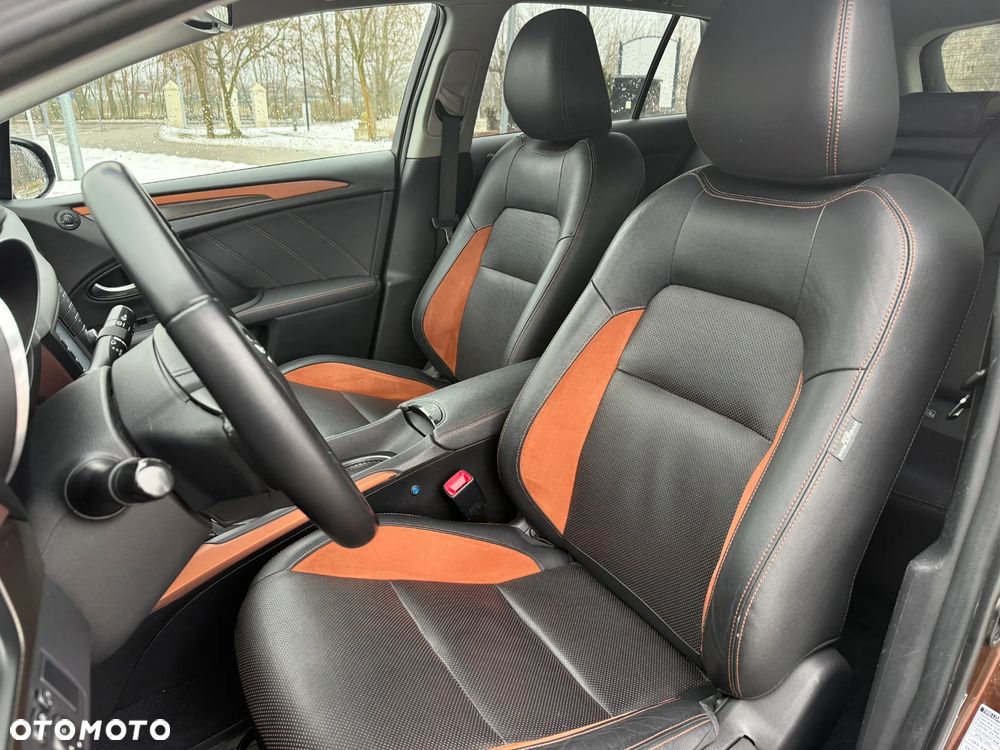 Toyota Avensis Touring Sports 1.8 Executive - 14