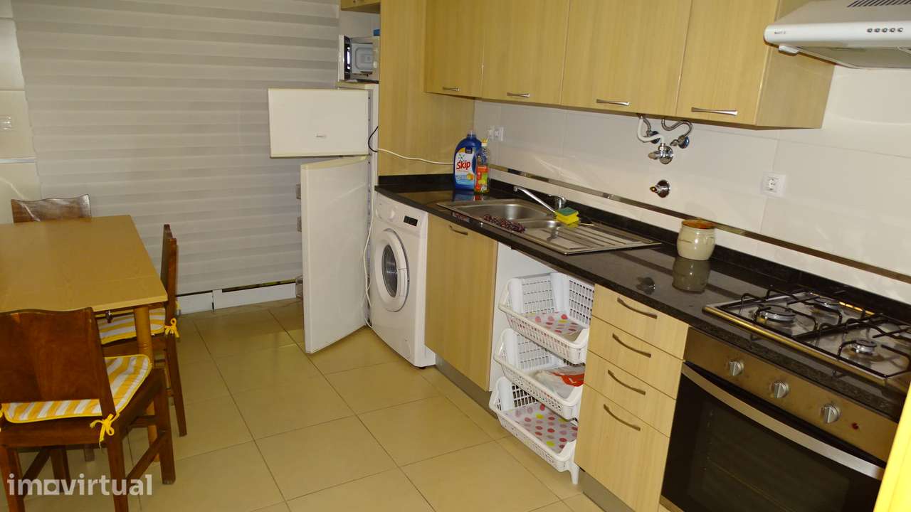 Arrenda-se apartamento T3, a médicos/estagiários e/ou professores - Grande imagem: 2/9