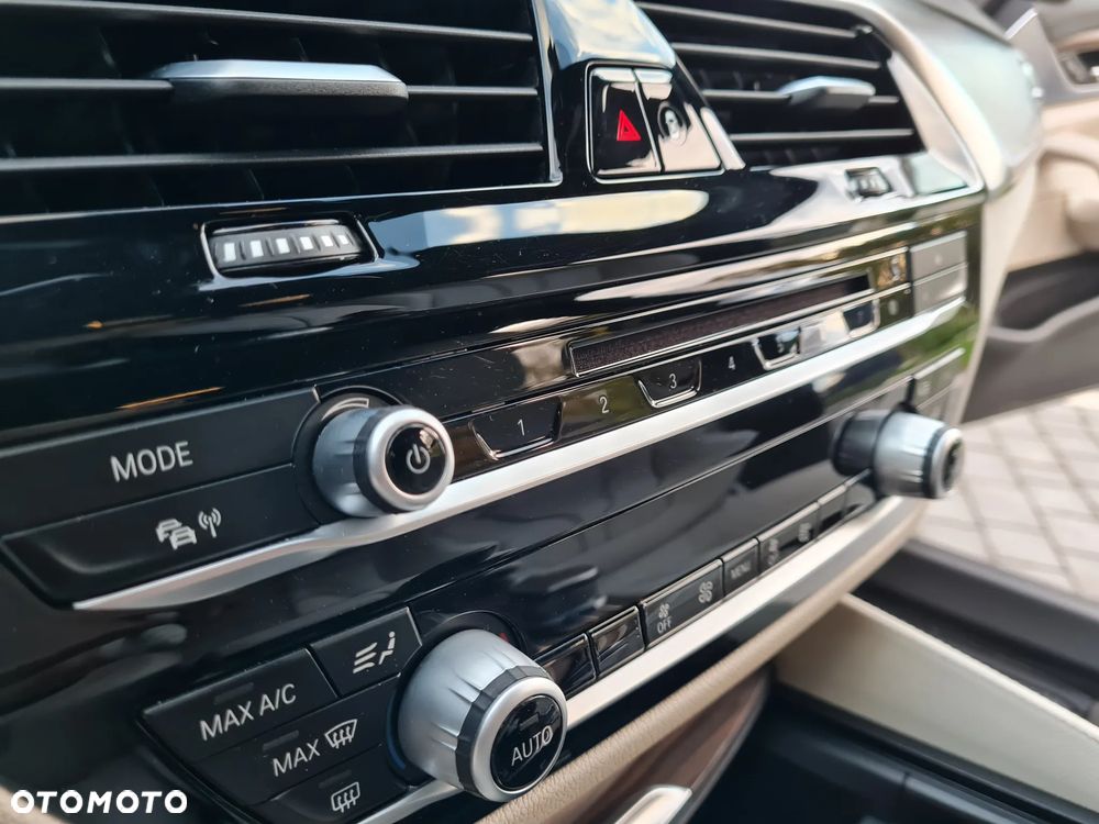 BMW Seria 5 520d Luxury Line - 26