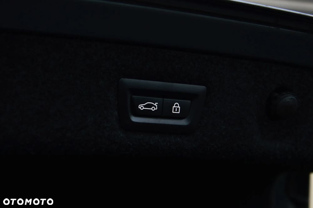 BMW Seria 5 520d xDrive Sport - 35