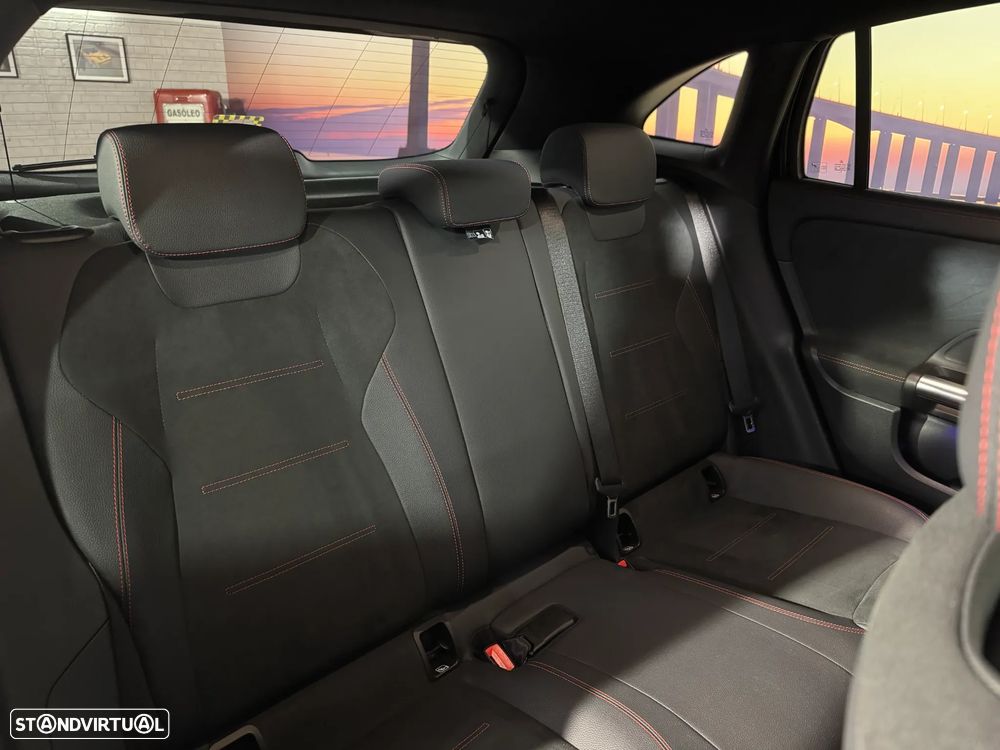Mercedes-Benz GLA 200 AMG Line - 27
