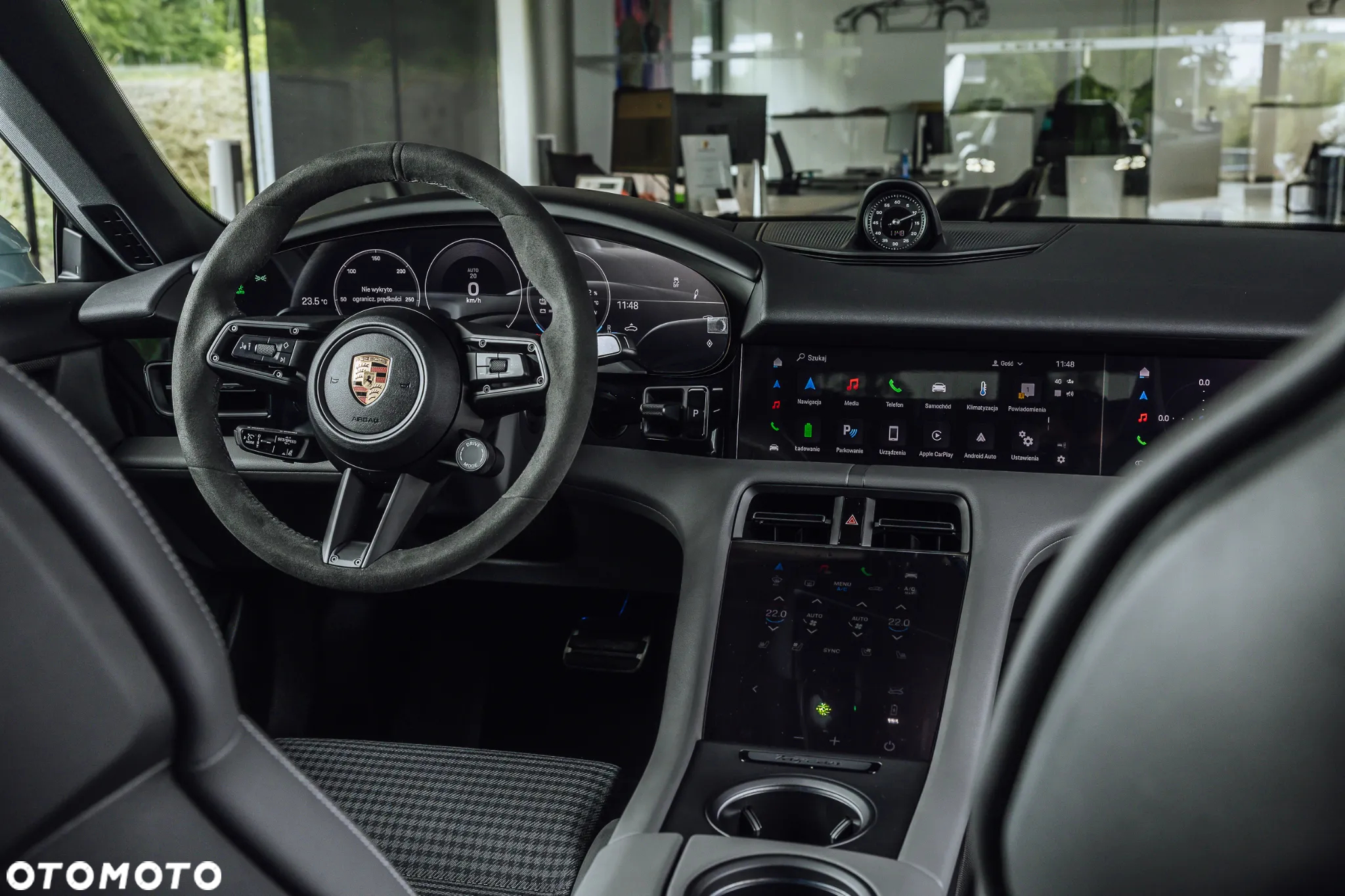 Porsche Taycan - 9
