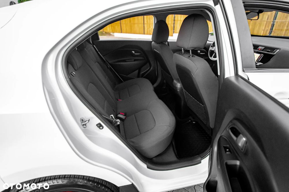 Kia Rio 1.4 Business Line Plus - 23