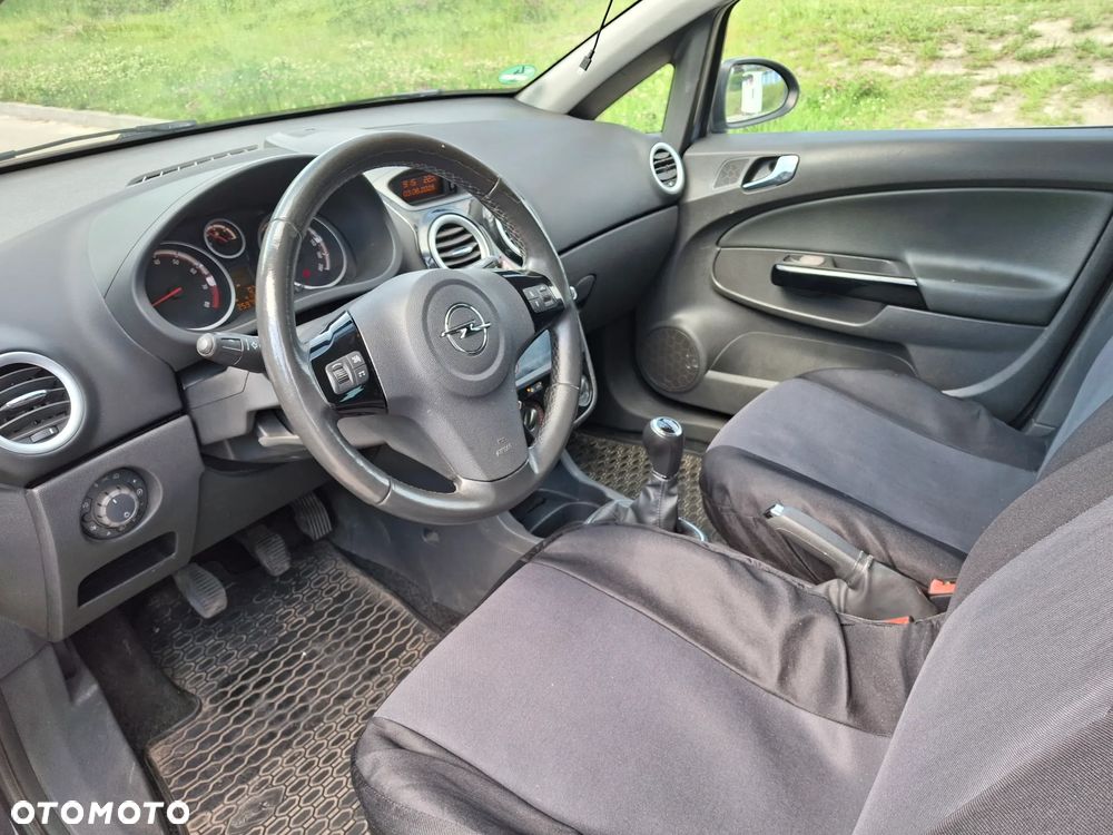 Opel Corsa 1.2 16V Cosmo - 17