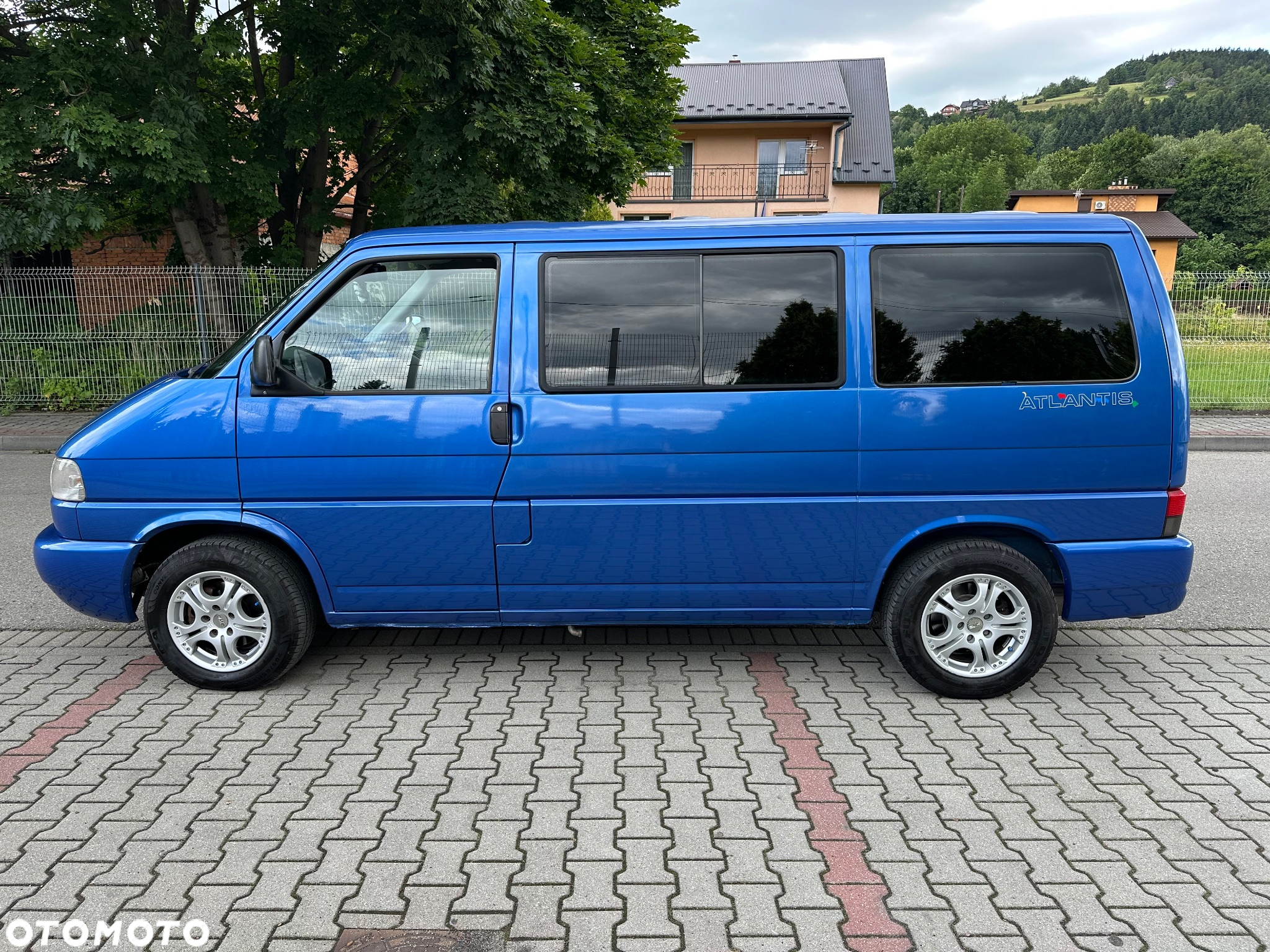 Volkswagen Multivan - 10