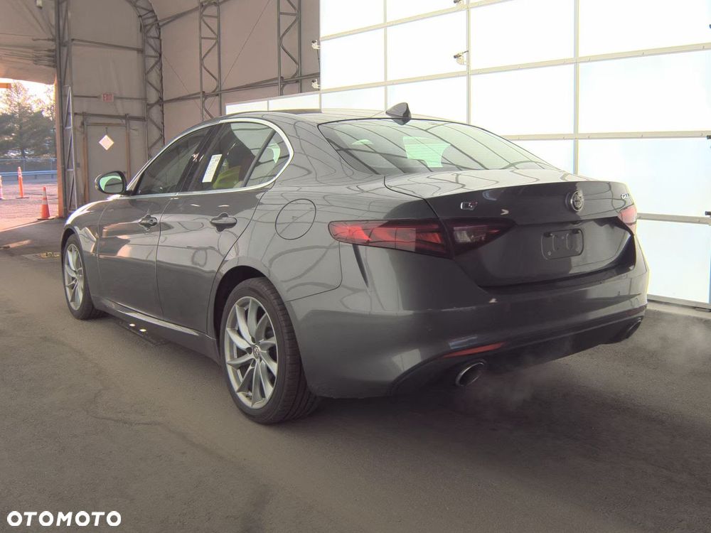 Alfa Romeo Giulia 2.0 Turbo 16V AT8-Q4 Ti - 5