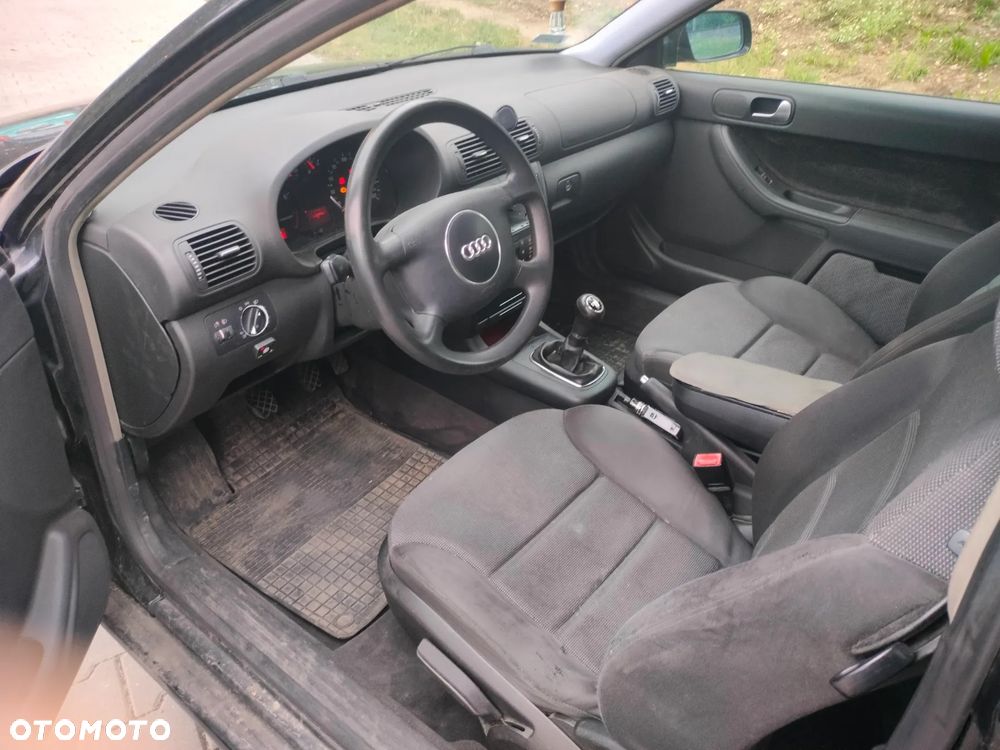 Audi A3 3-drzwiowe 1.6 Ambiente - 8