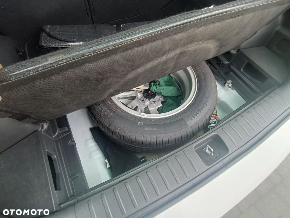 Hyundai Tucson 2.0 CRDI BlueDrive Style 2WD - 32