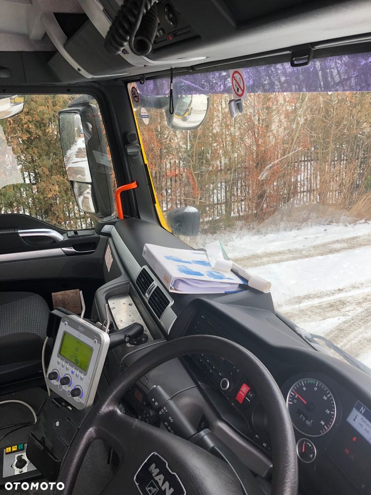 MAN TGS 32.360 8x4 piaskarka solarka schmidt euro5 pług - 5