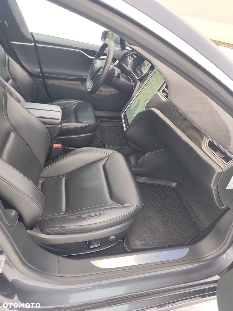 Tesla Model S D Performance - 13