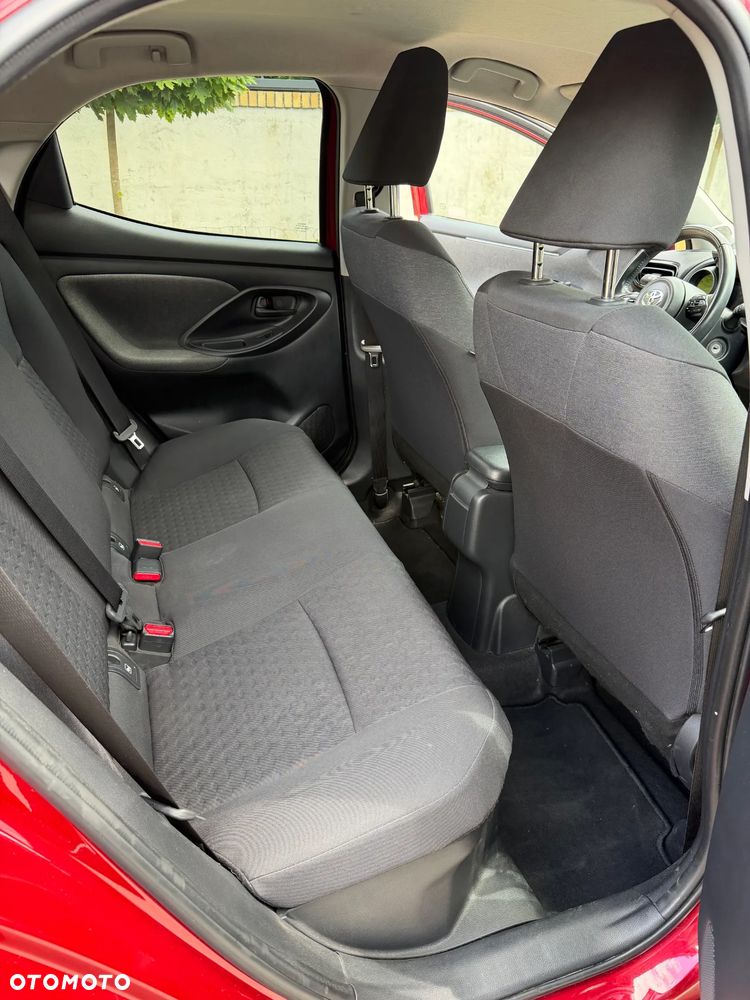 Toyota Yaris Hybrid 100 Active - 25