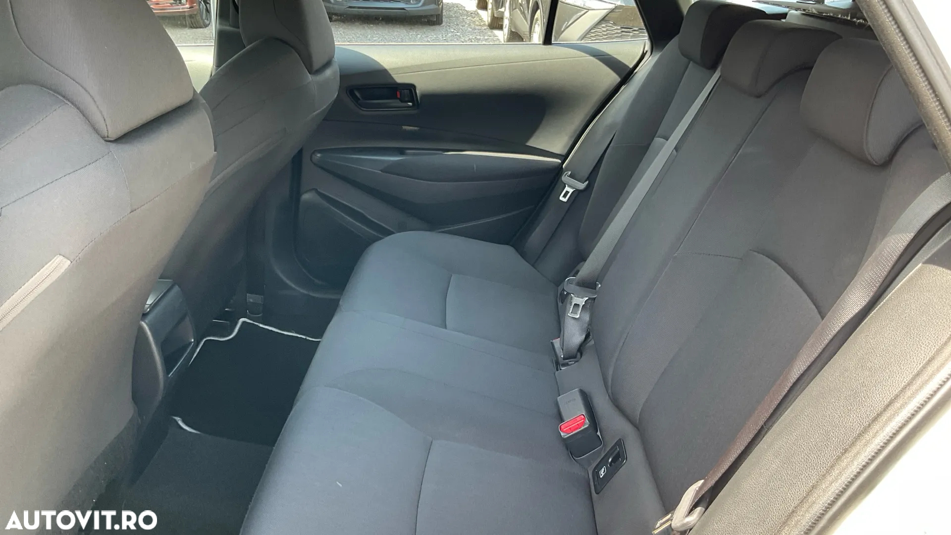 Toyota Corolla 1.8 HSD TS Eco - 27