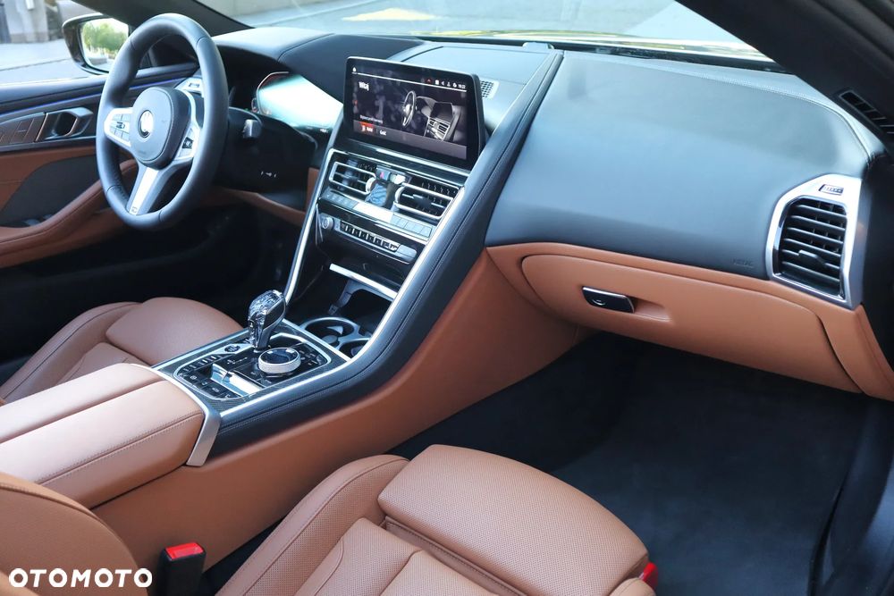 BMW Seria 8 840i xDrive - 16