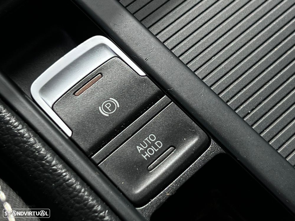 VW Golf 2.0 BlueTDI DSG Comfortline - 19