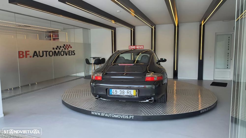 Porsche 911 (996) Carrera - 19