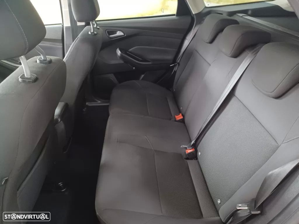 Ford Focus SW 1.0 EcoBoost S&S COOL&CONNECT - 23