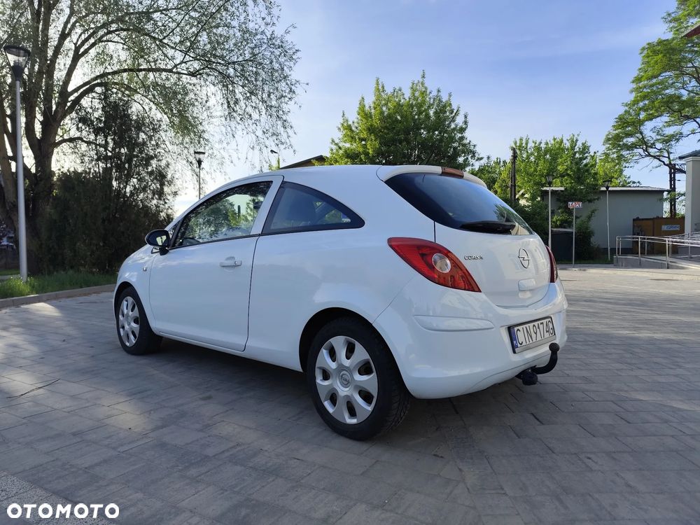 Opel Corsa 1.2 16V Cosmo - 6