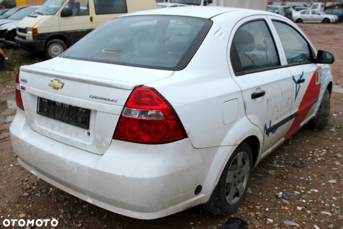 Chevrolet Aveo T250 2011 1.2i B12D1 Sedan (MASKA, ZDERZAK, LAMPA, BŁOTNIK, DRZWI, SZYBA, FOTEL) - 5