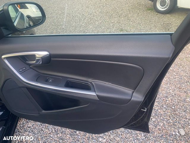 Volvo V60 D6 Plug-In-Hybrid AWD Geartronic Momentum - 11